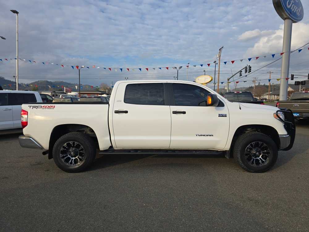 Thumbnail: 2015 Toyota Tundra - 6