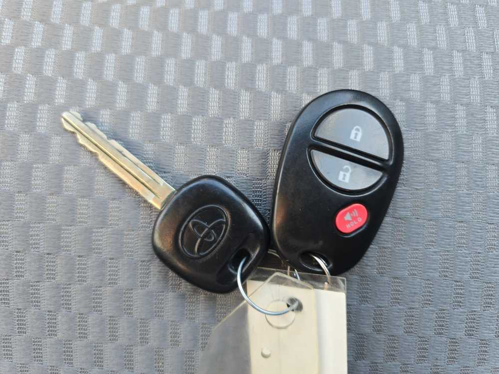 Thumbnail: 2015 Toyota Tacoma - 22