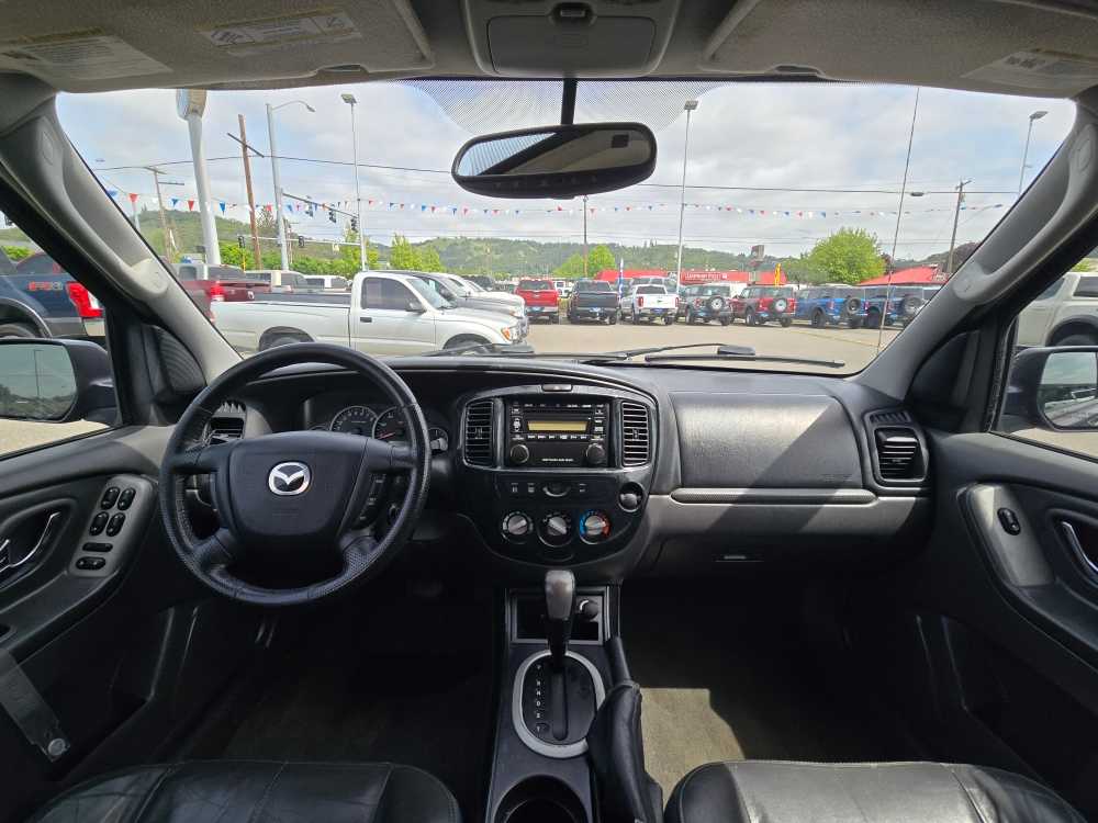 Thumbnail: 2005 Mazda Tribute - 16