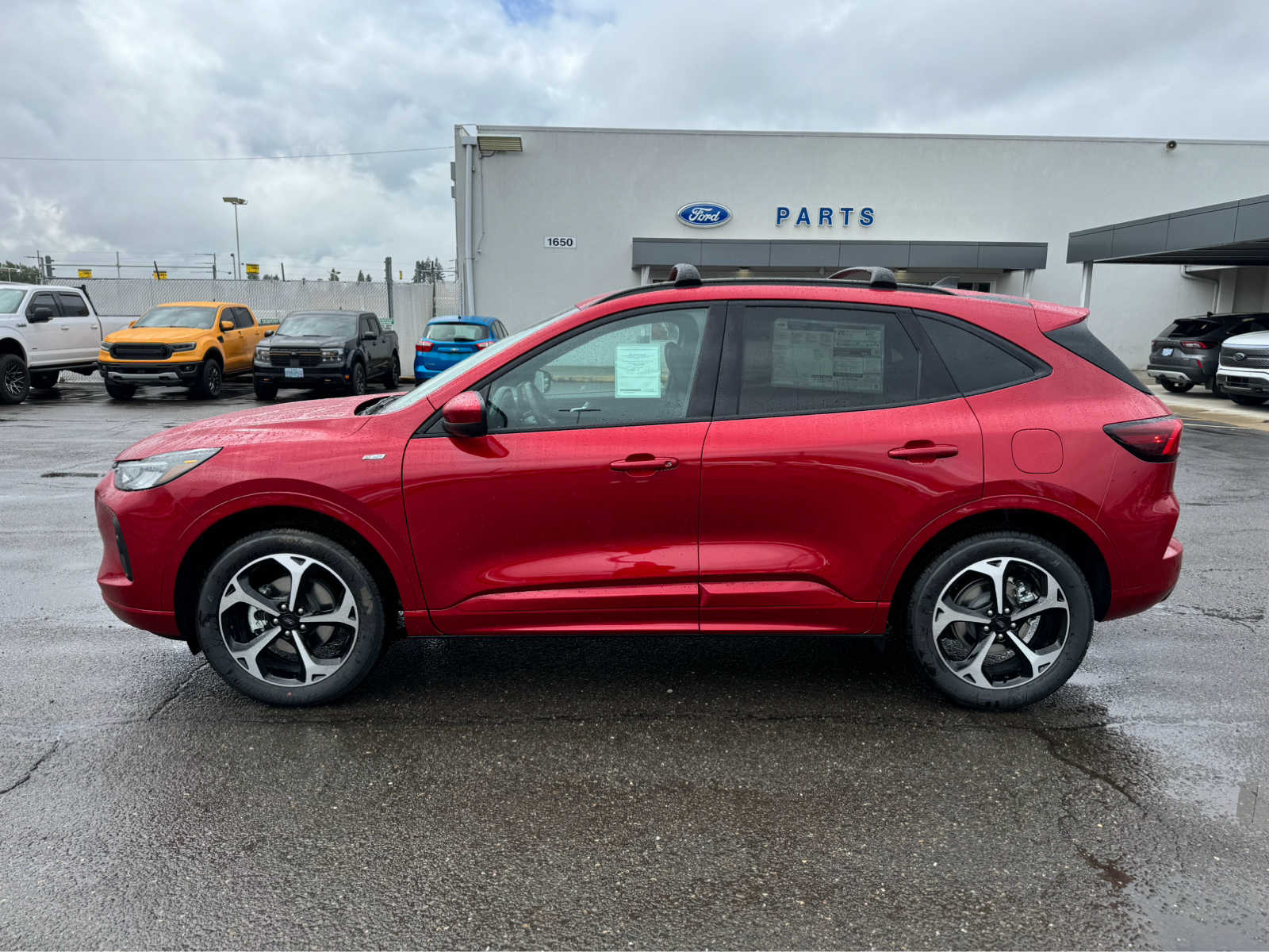 2024 Ford Escape ST-Line Select 2