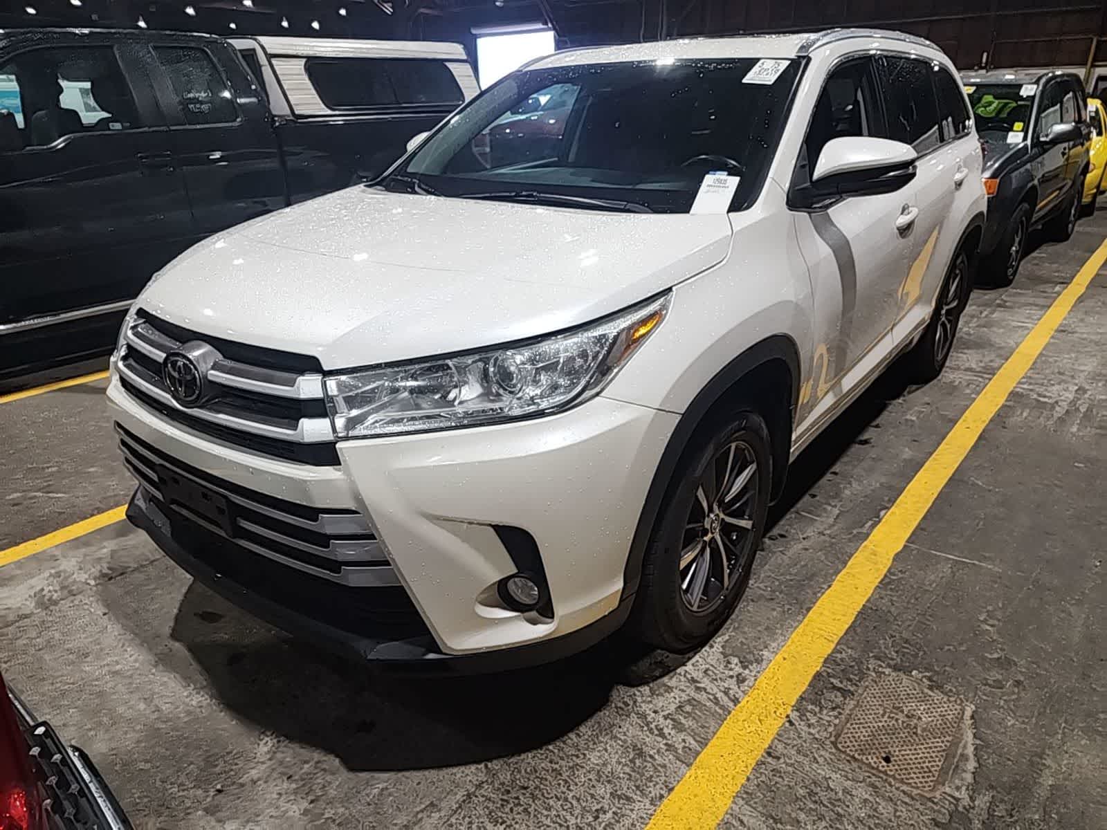 Thumbnail: 2018 Toyota Highlander - 1