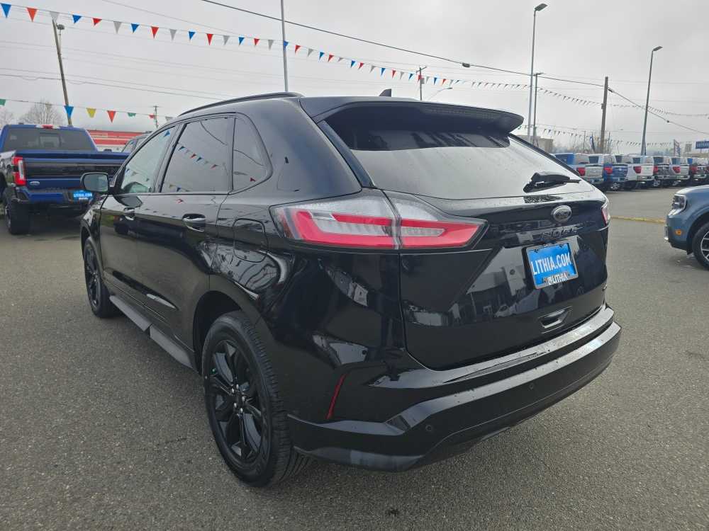 Thumbnail: 2022 Ford Edge - 3