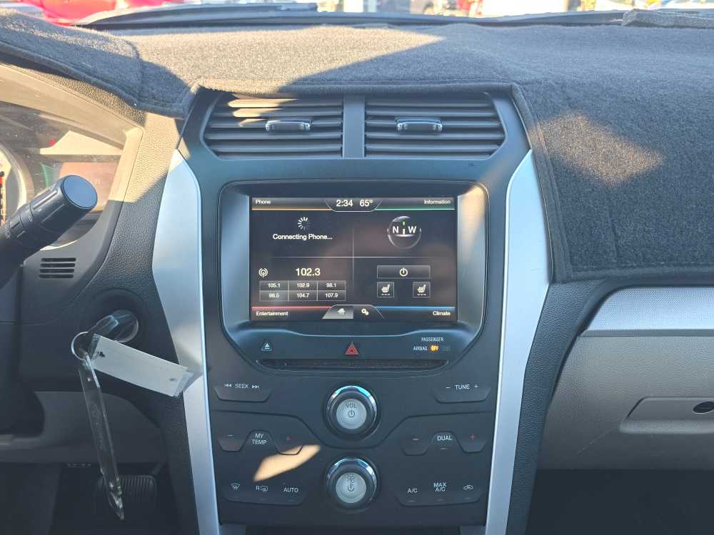 Thumbnail: 2015 Ford Explorer - 12