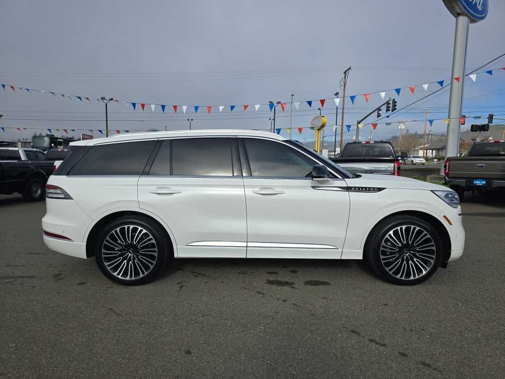 Thumbnail: 2024 Lincoln Aviator - 6