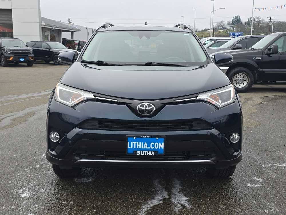 Thumbnail: 2018 Toyota RAV4 - 8