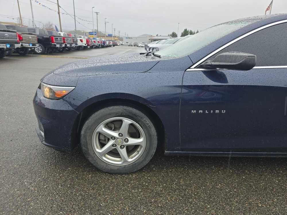 Thumbnail: 2016 Chevrolet Malibu - 6