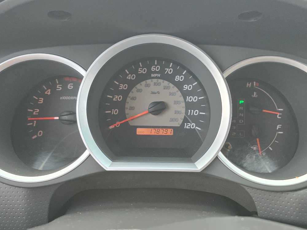 Thumbnail: 2006 Toyota Tacoma - 21