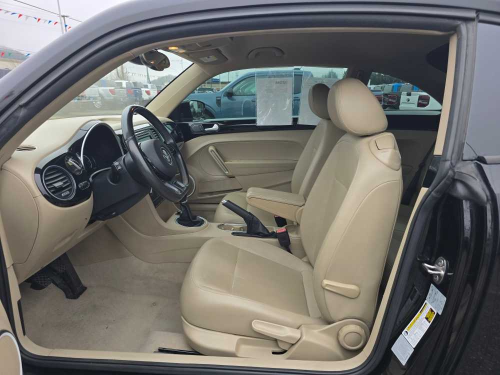 Thumbnail: 2016 Volkswagen Beetle - 10