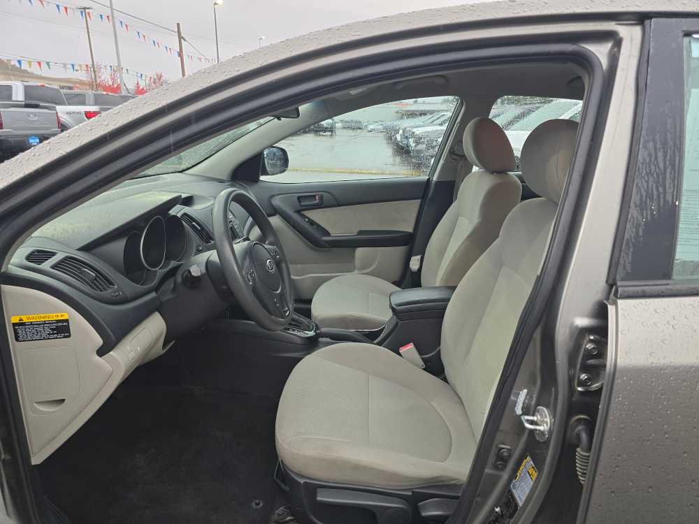 Thumbnail: 2011 Kia Forte - 10