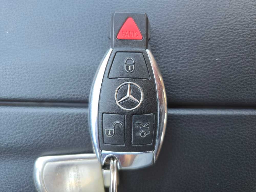 Thumbnail: 2010 Mercedes-Benz E-Class - 20