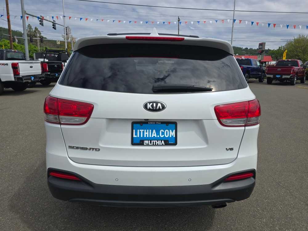 Thumbnail: 2018 Kia Sorento - 4