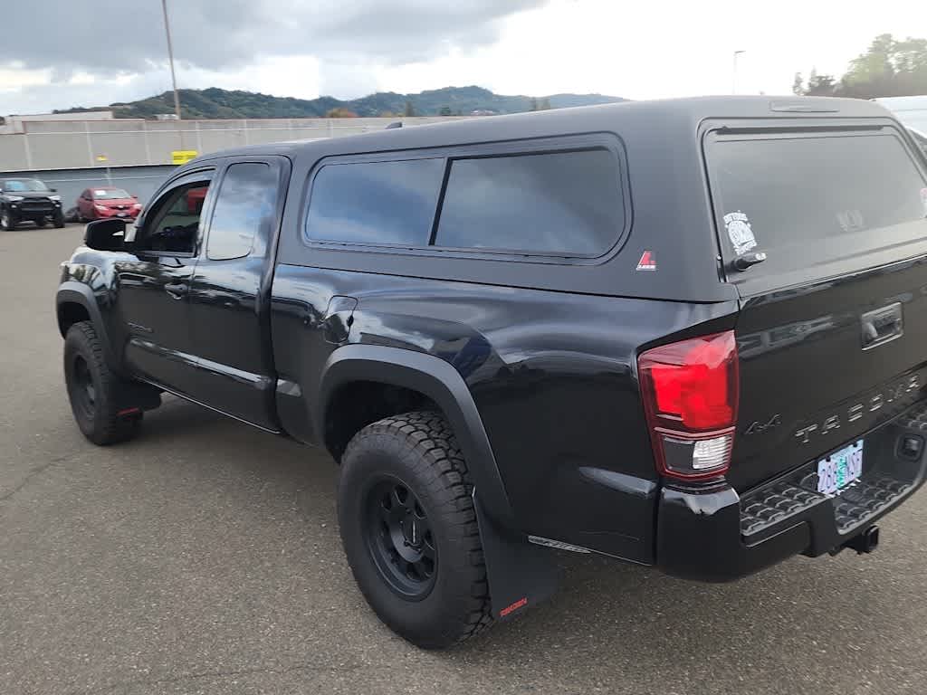 Thumbnail: 2022 Toyota Tacoma - 3