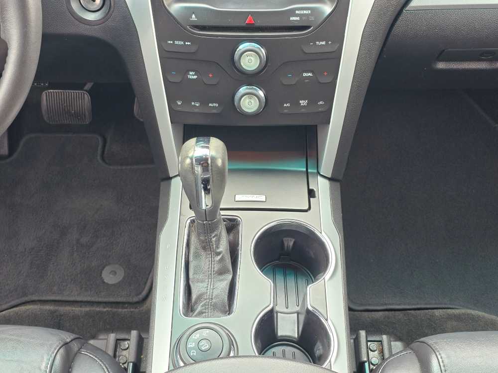 Thumbnail: 2015 Ford Explorer - 13