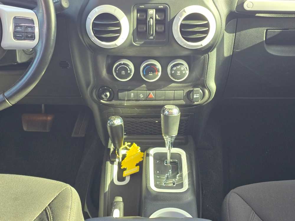 Thumbnail: 2018 Jeep Wrangler - 13