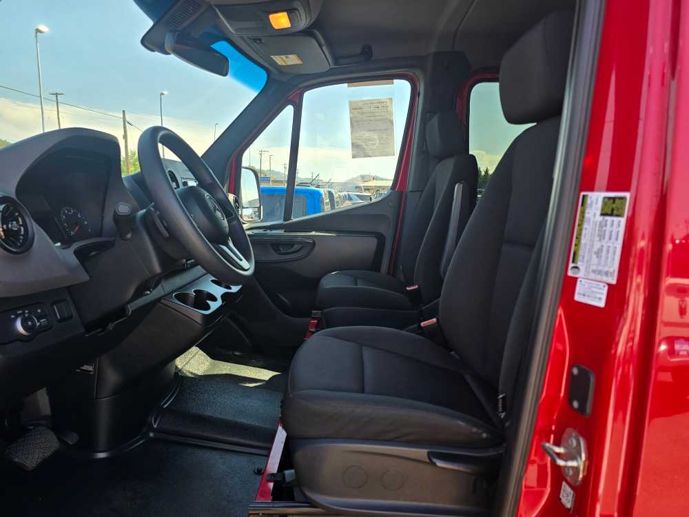 Thumbnail: 2021 Mercedes-Benz Sprinter - 11