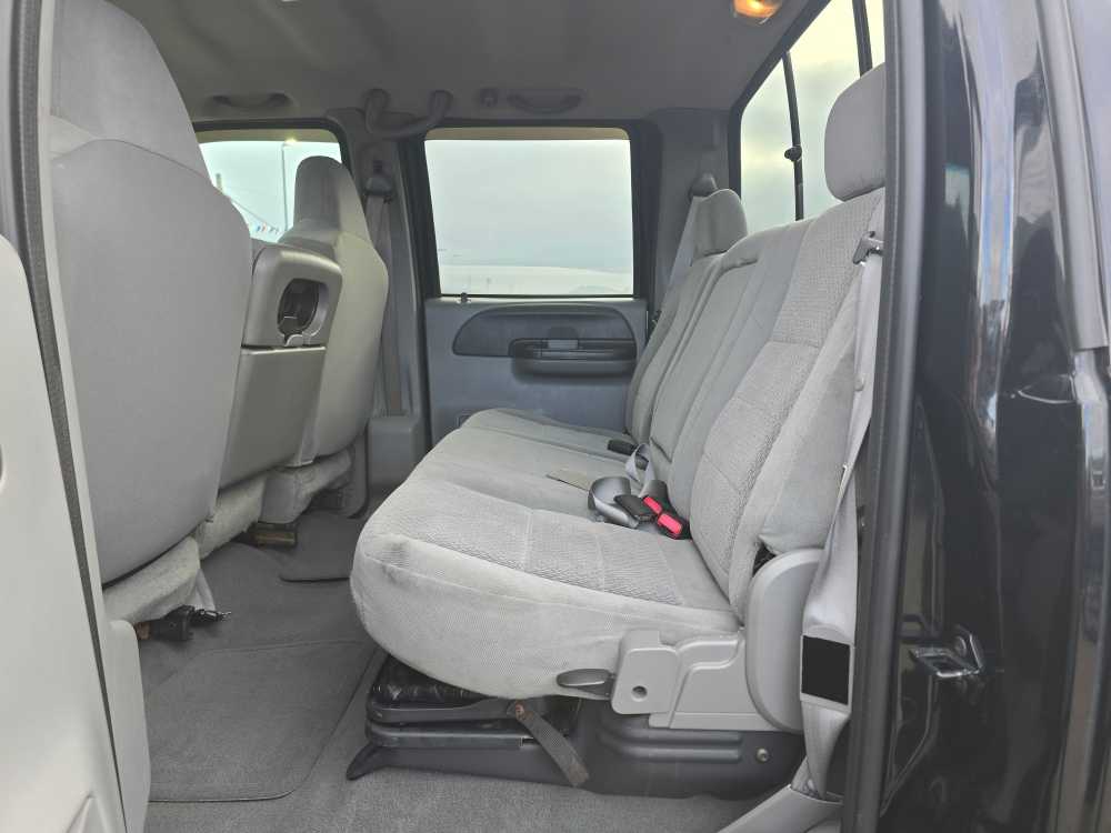 Thumbnail: 2004 Ford F-350 - 17