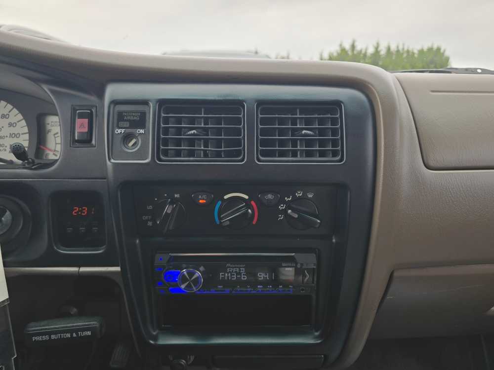 Thumbnail: 2002 Toyota Tacoma - 12