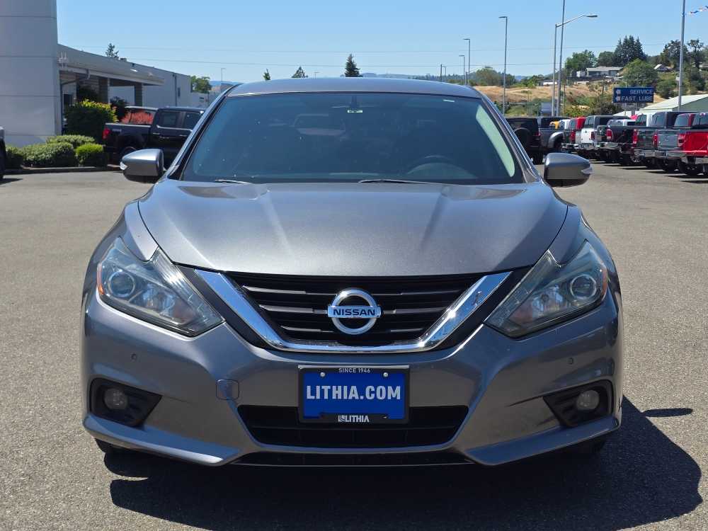 Thumbnail: 2018 Nissan Altima - 8
