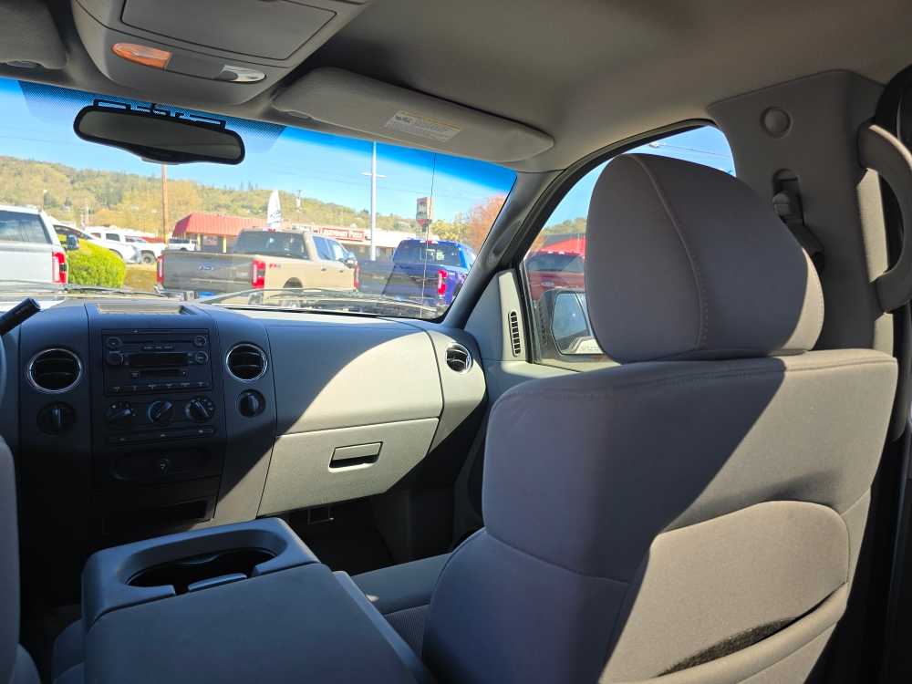 Thumbnail: 2004 Ford Econoline - 14