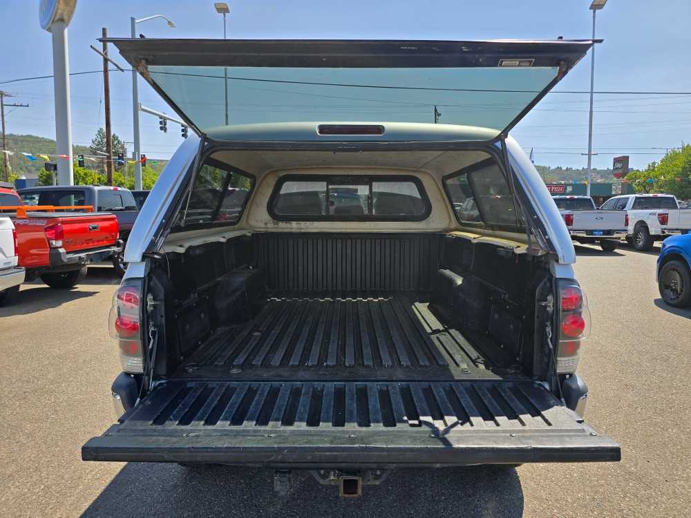 Thumbnail: 2005 Toyota Tacoma - 19