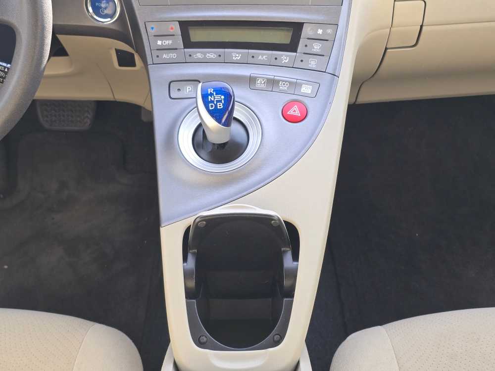 Thumbnail: 2013 Toyota Prius - 13