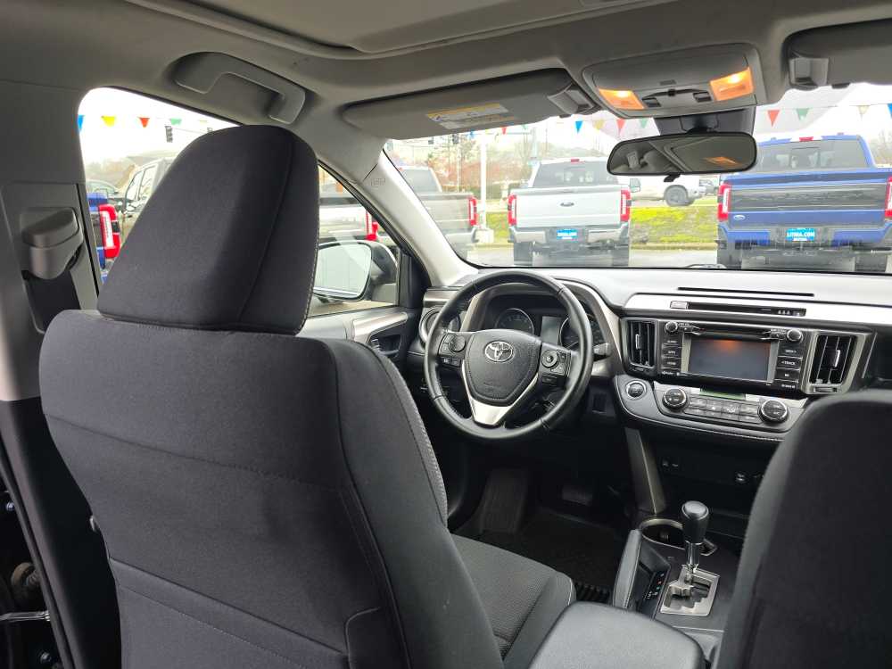 Thumbnail: 2018 Toyota RAV4 - 10