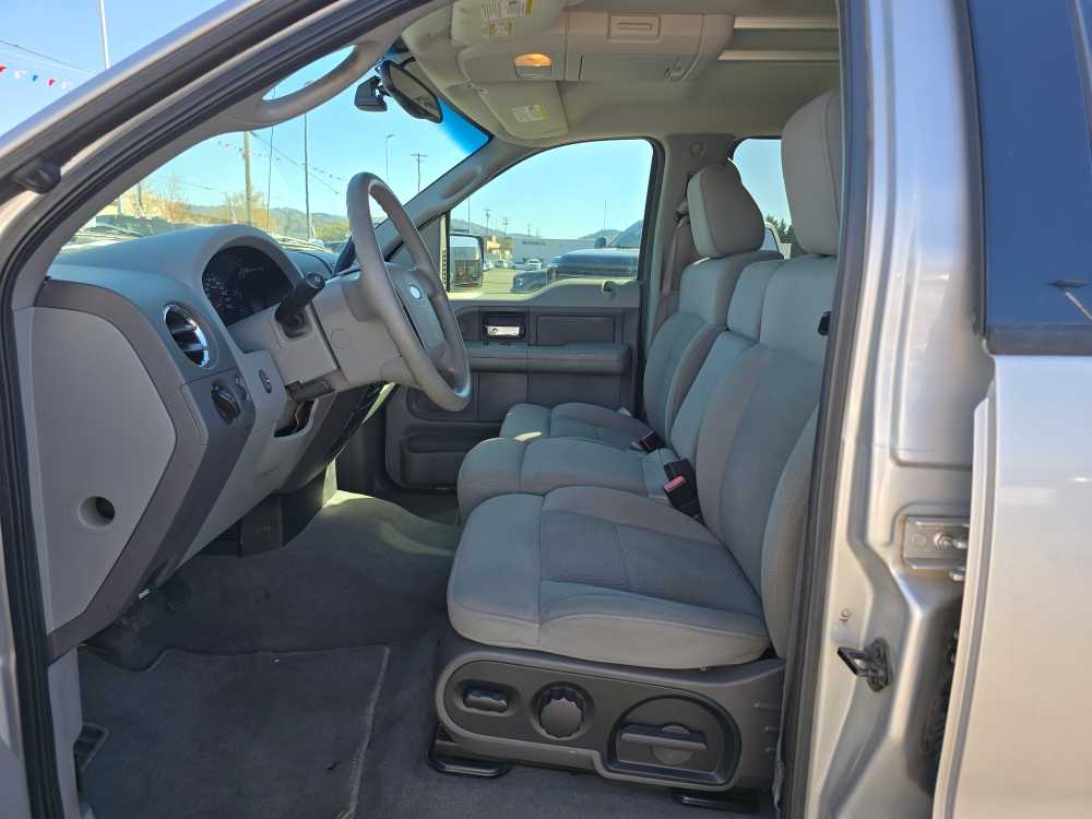 Thumbnail: 2004 Ford Econoline - 10