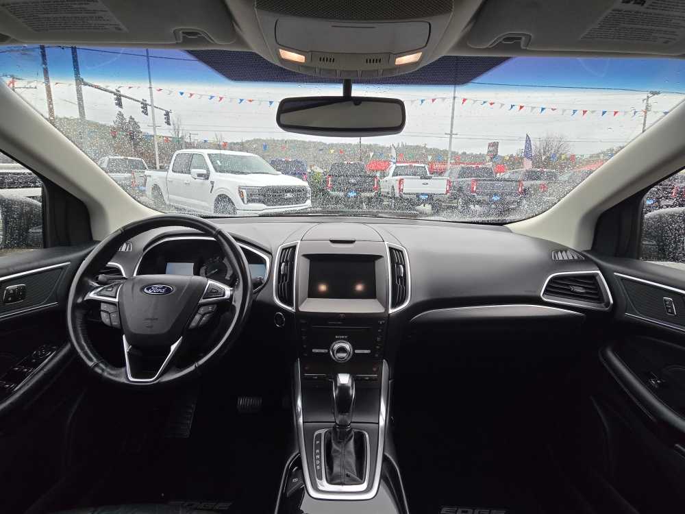 Thumbnail: 2017 Ford Edge - 15