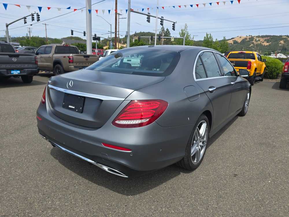 Thumbnail: 2017 Mercedes-Benz E-Class - 17