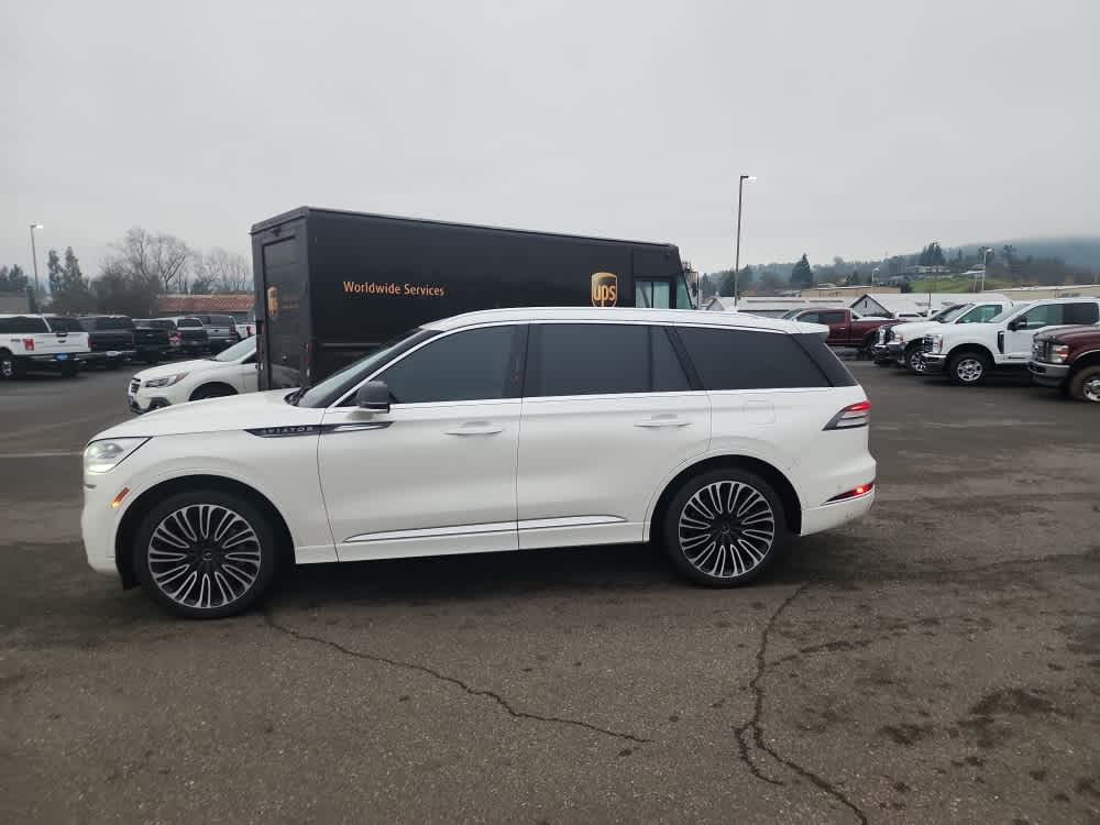 Thumbnail: 2024 Lincoln Aviator - 2