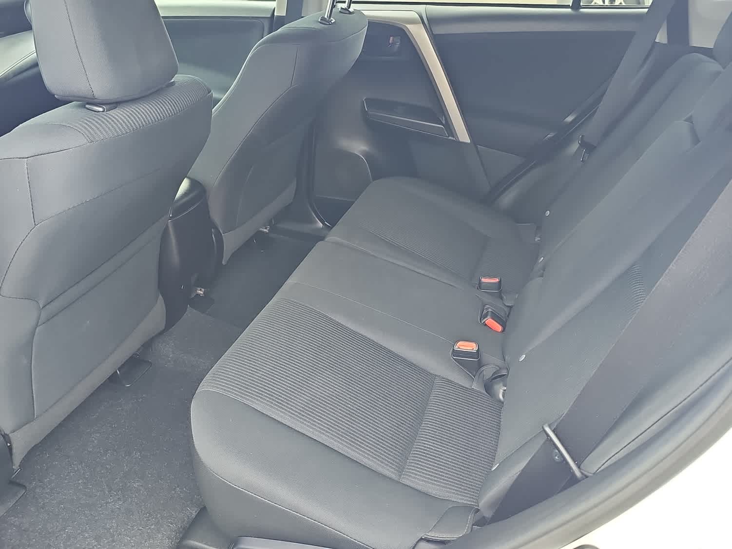 Thumbnail: 2018 Toyota RAV4 - 12