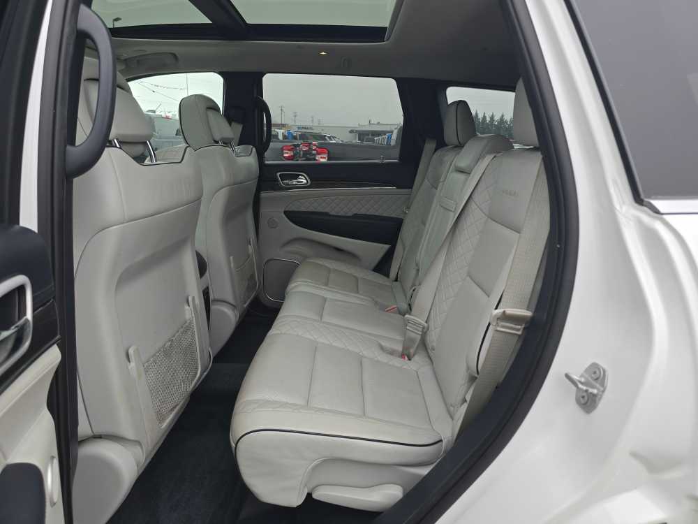 Thumbnail: 2019 Jeep Grand Cherokee - 16