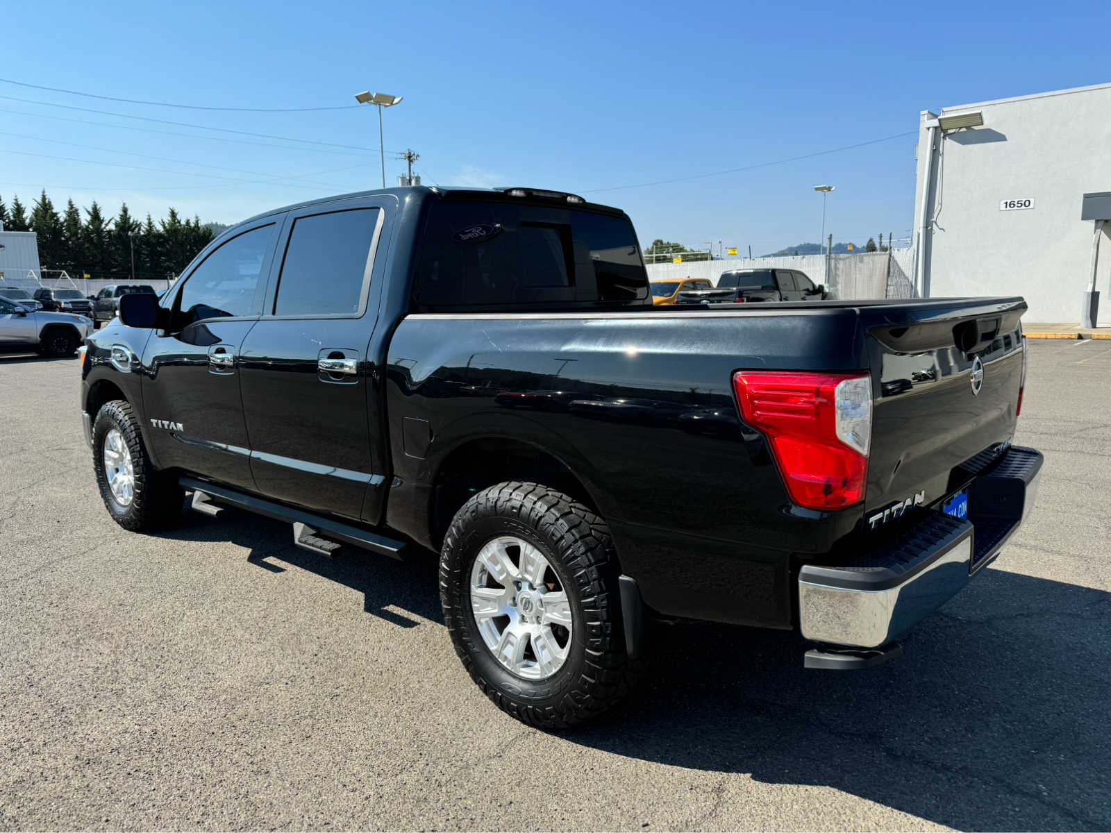 2017 Nissan Titan SV 3