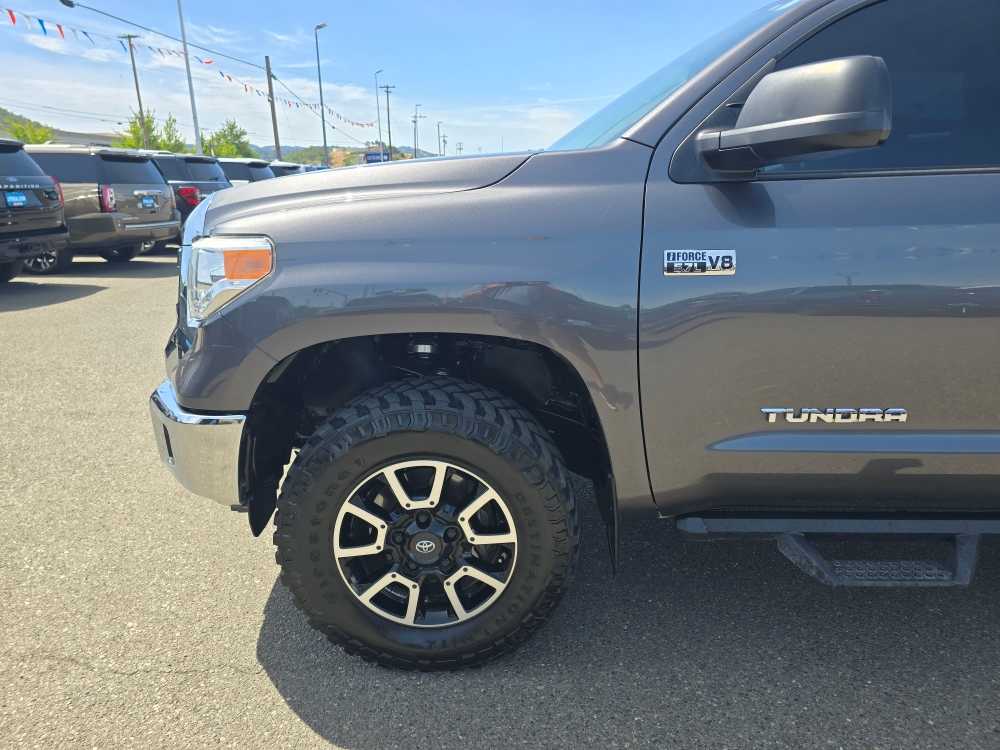Thumbnail: 2017 Toyota Tundra - 19