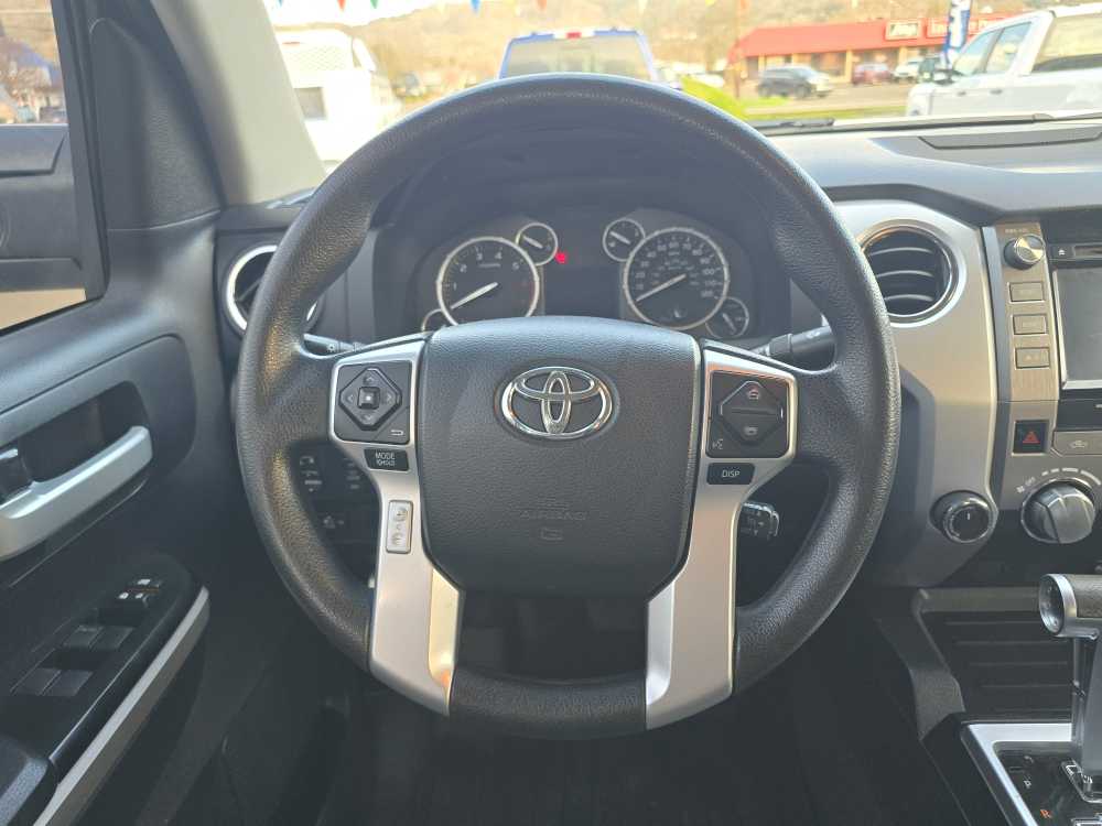 Thumbnail: 2015 Toyota Tundra - 11