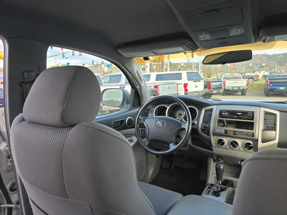 Thumbnail: 2005 Toyota Tacoma - 10