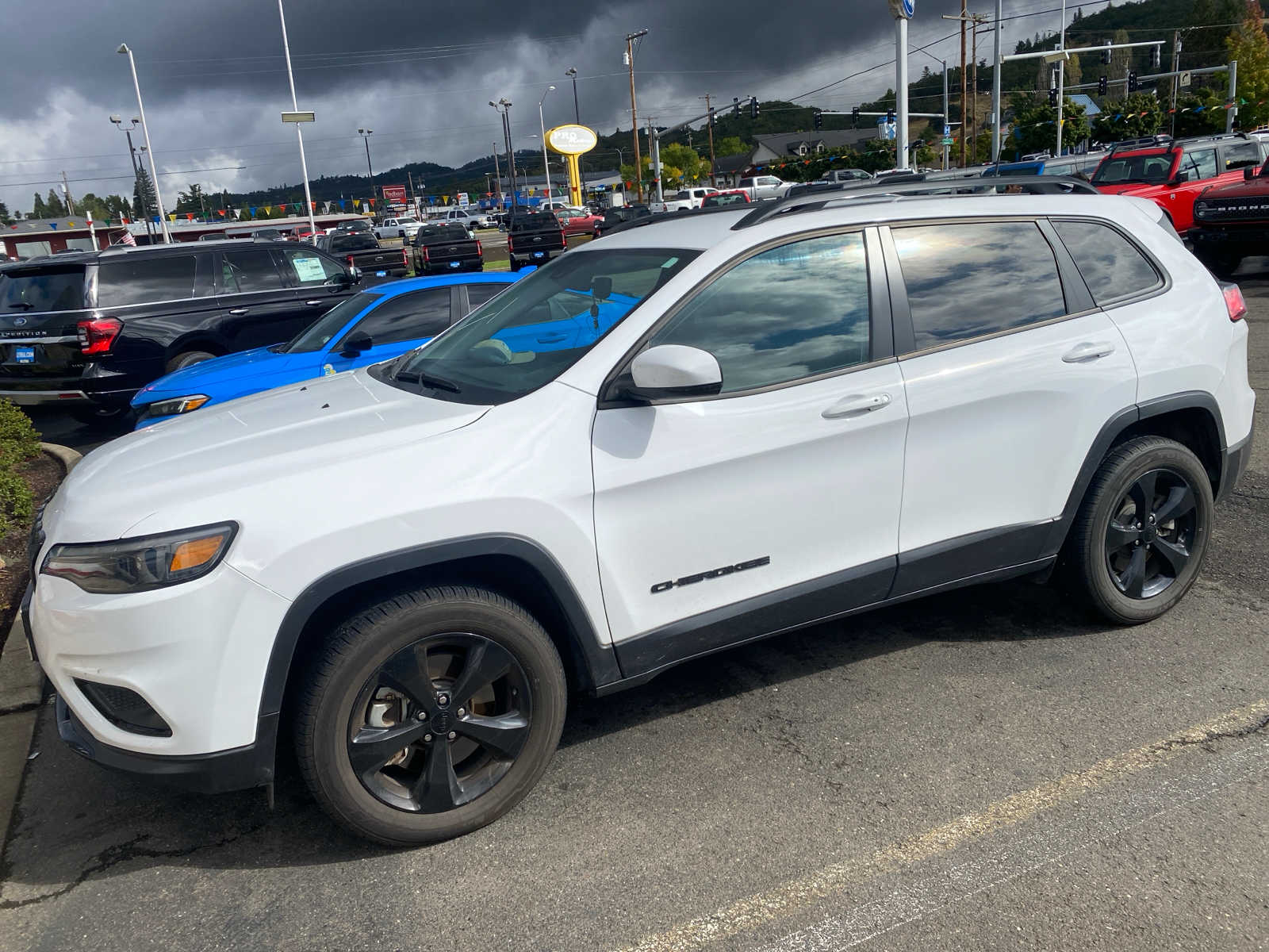 2021 Jeep Cherokee Latitude -
                Roseburg, OR