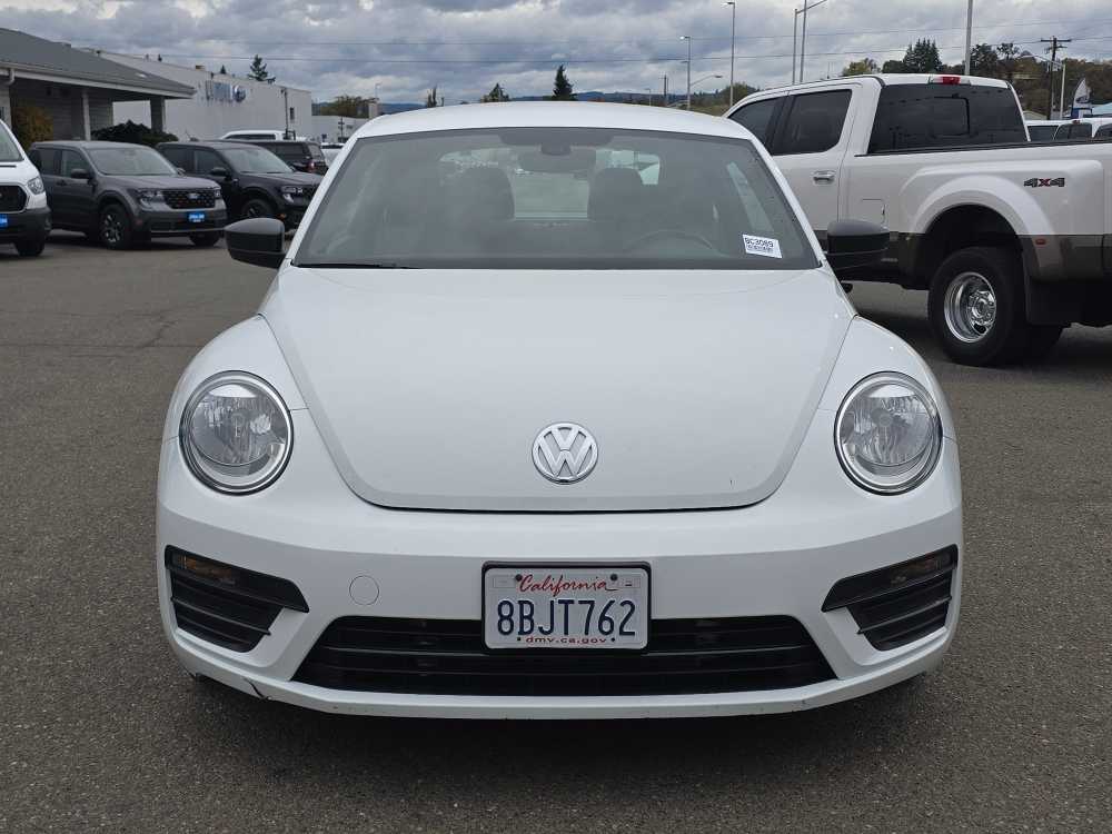 Thumbnail: 2017 Volkswagen Beetle - 8