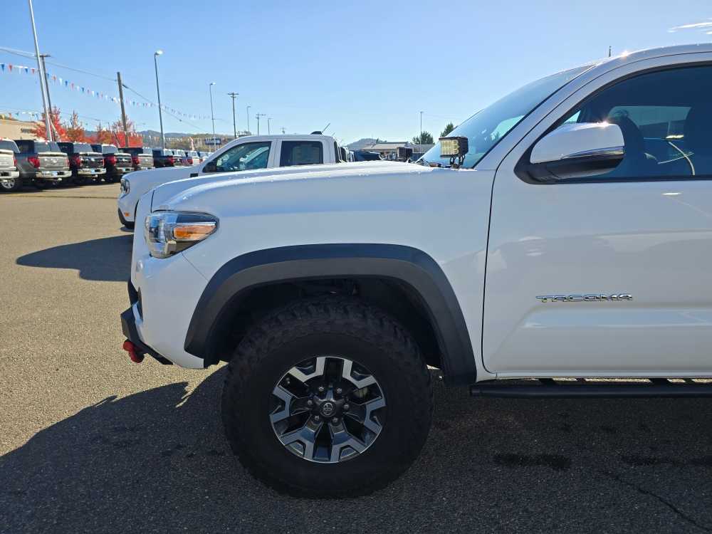 Thumbnail: 2020 Toyota Tacoma - 18