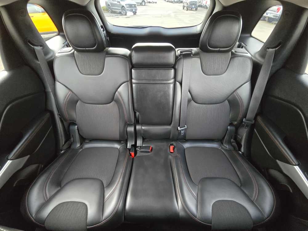 Thumbnail: 2018 Jeep Cherokee - 17