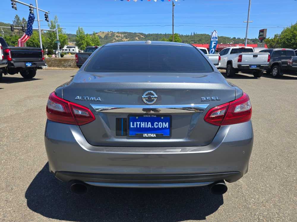 Thumbnail: 2018 Nissan Altima - 4