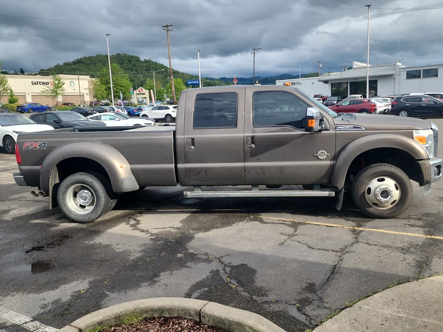 Thumbnail: 2015 Ford F-350 - 5