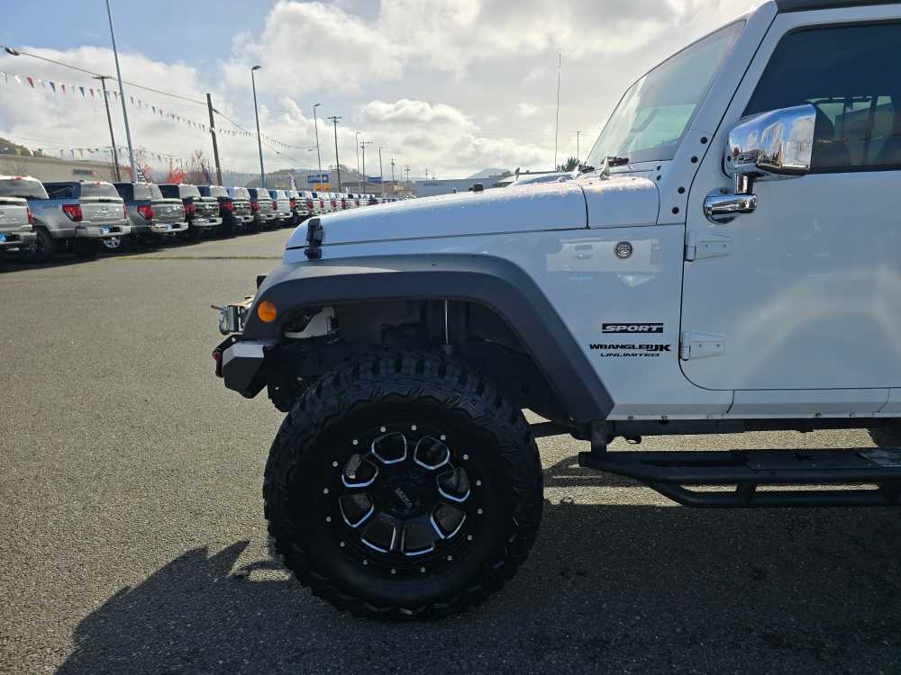 Thumbnail: 2018 Jeep Wrangler - 18