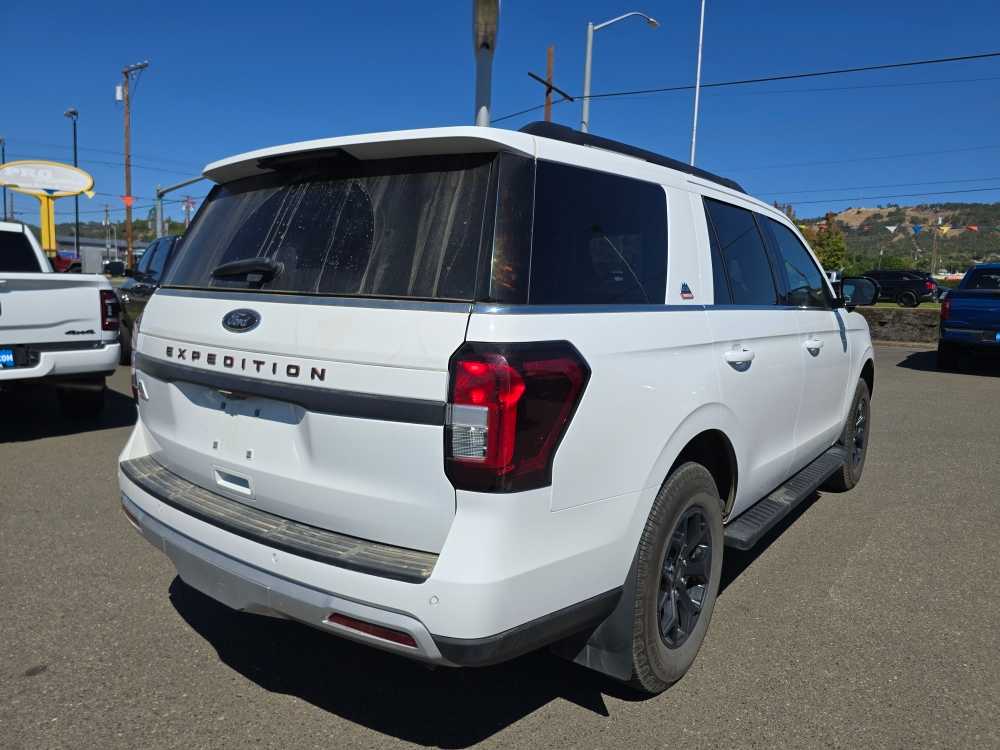 Thumbnail: 2023 Ford Expedition - 3