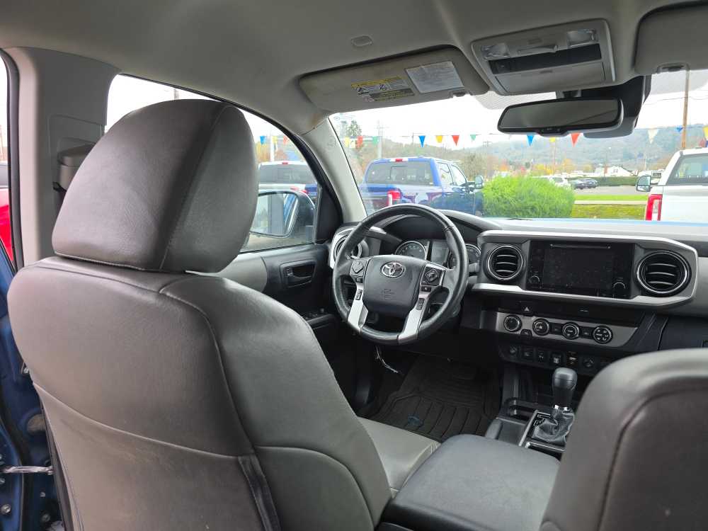 Thumbnail: 2019 Toyota Tacoma - 10