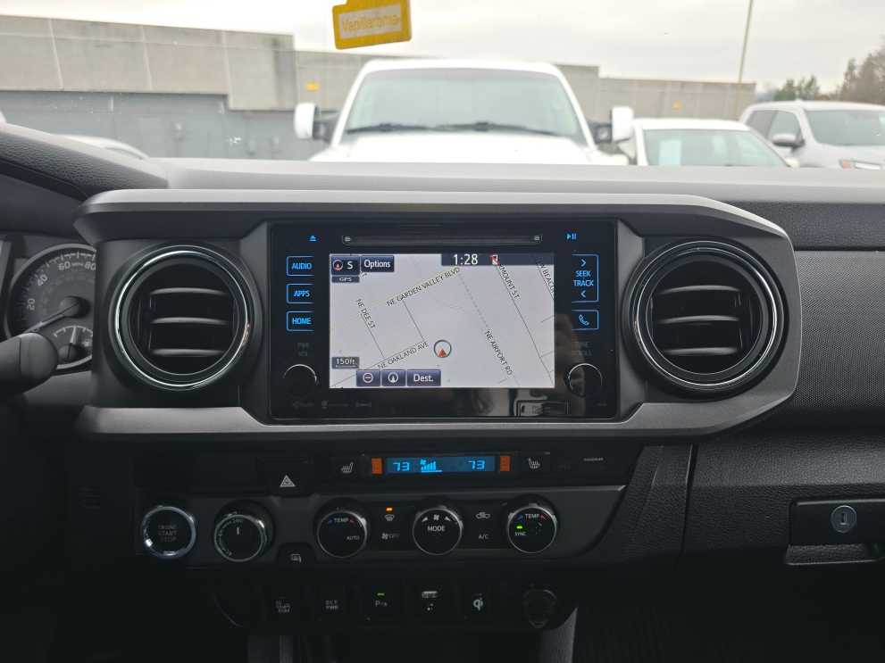 Thumbnail: 2017 Toyota Tacoma - 12