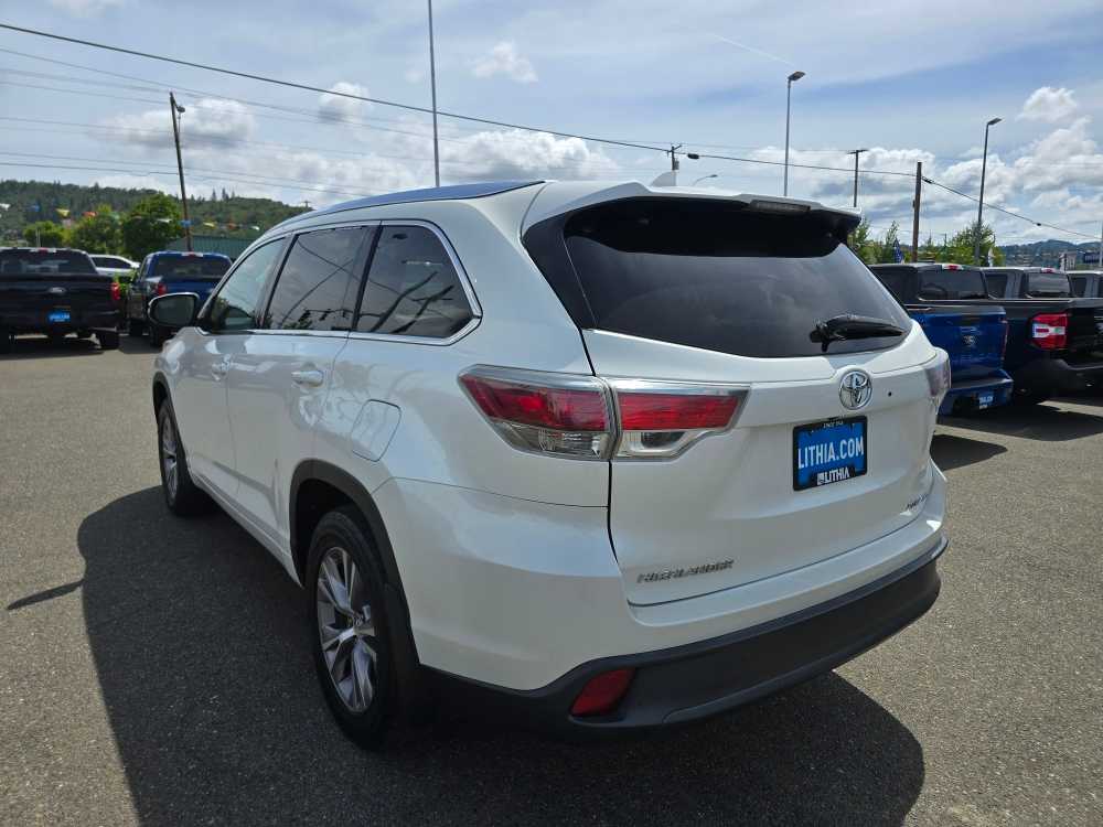 Thumbnail: 2015 Toyota Highlander - 3