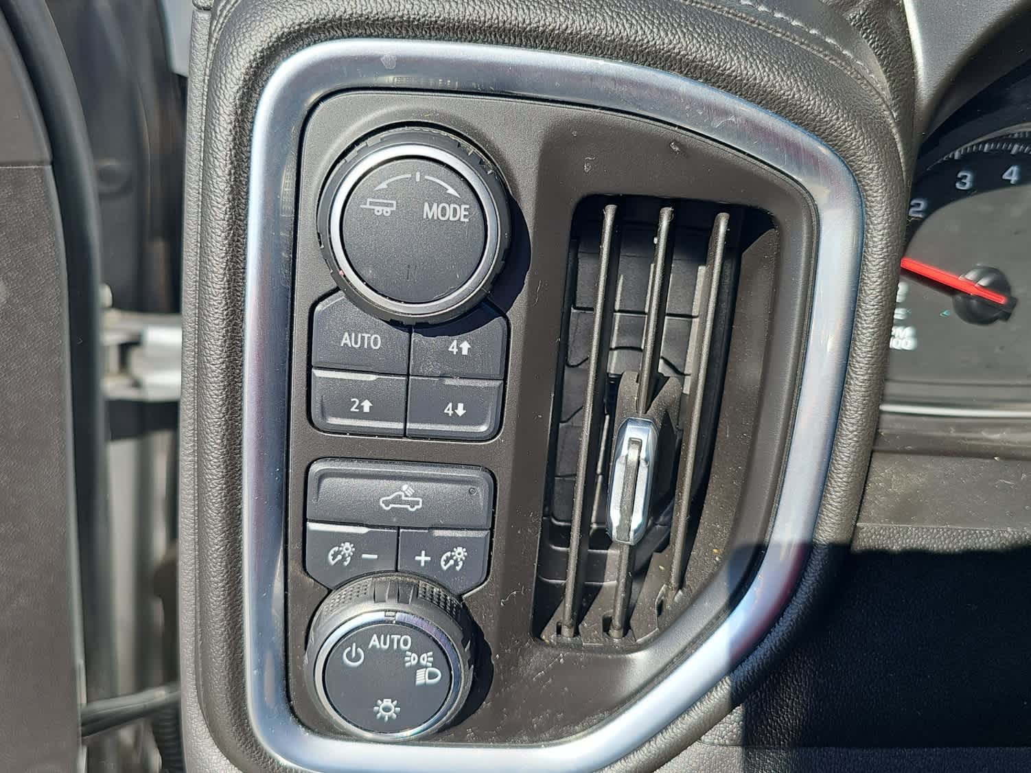 Thumbnail: 2021 Chevrolet Silverado 1500 - 28