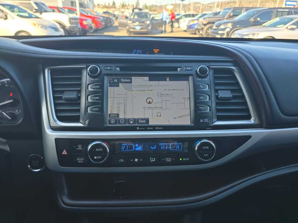 Thumbnail: 2018 Toyota Highlander - 11