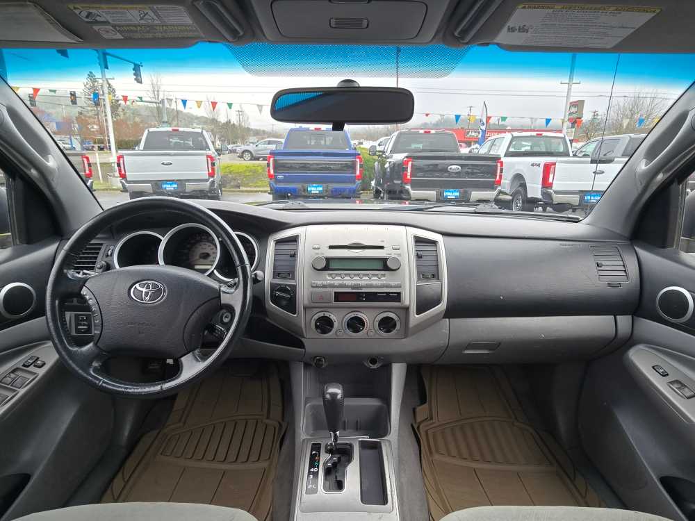 Thumbnail: 2006 Toyota Tacoma - 16